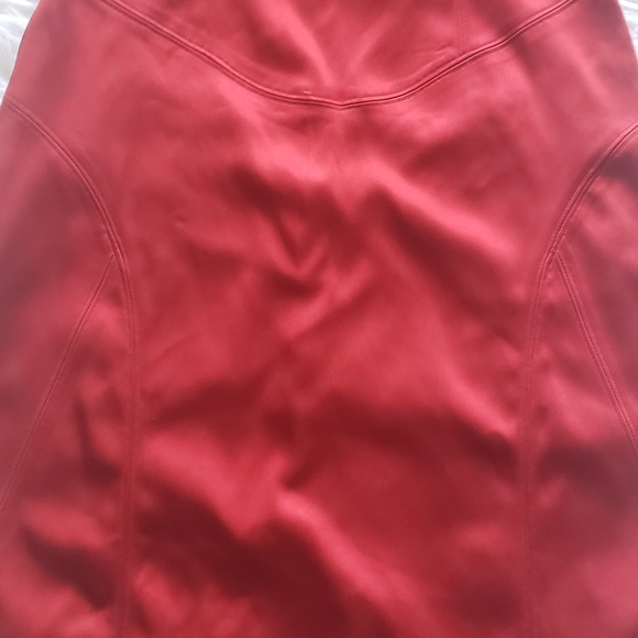 Tristan classy and structured red cocktail dress - Picture 4 of 12